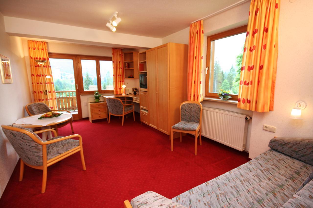 Hotel Bellevue Riezlern Exterior foto