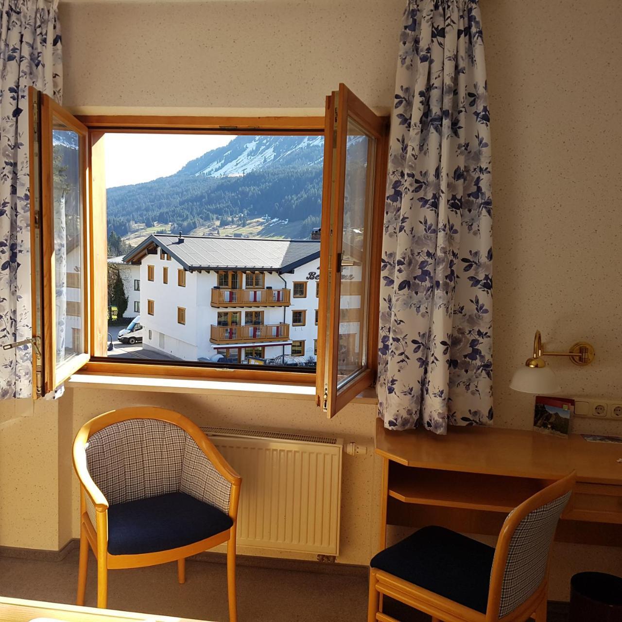 Hotel Bellevue Riezlern Exterior foto
